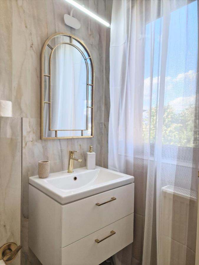 Laroka House Luxury Apartment City Center Universitate Бухарест Экстерьер фото